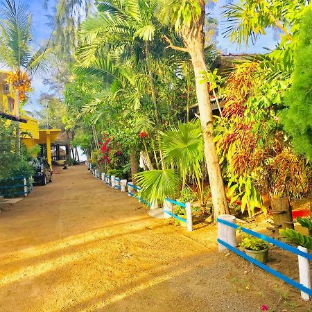 Shashini Beach Resort Baie d'Arugam Extérieur photo