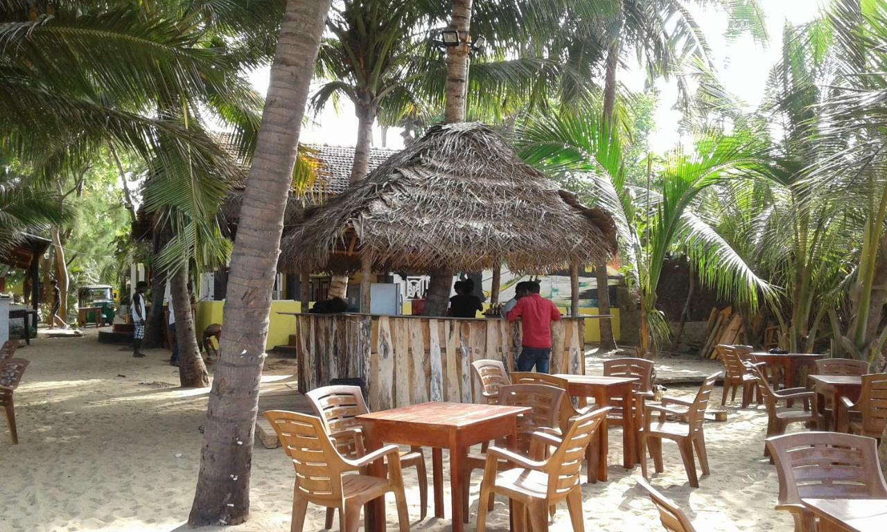 Shashini Beach Resort Baie d'Arugam Extérieur photo